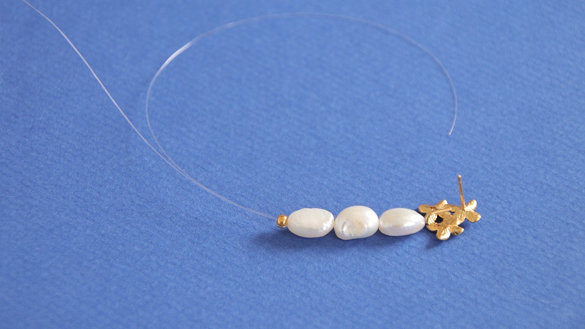 Boucles d'oreilles pendantes en perles d'eau douce : Etape 6 Boucles d'oreilles pendantes en perles d'eau douce : Etape 6