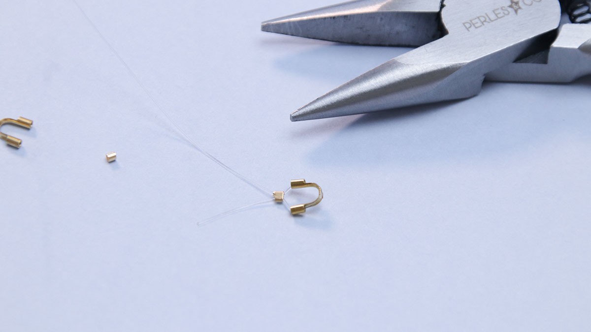 Bracelet de fleurs en rocailles et perles d'eau douce : Etape 1 Bracelet de fleurs en rocailles et perles d'eau douce : Etape 1