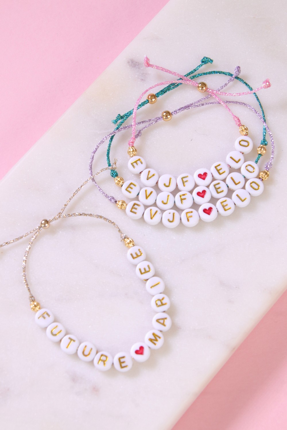 Bracelets EVJF avec fil métallisé et perles lettres