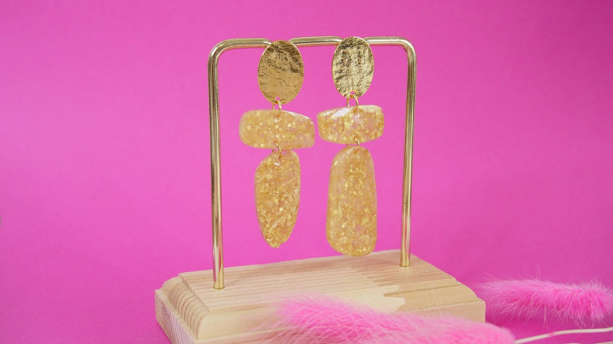 Boucles d'oreilles en résine époxy et paillettes