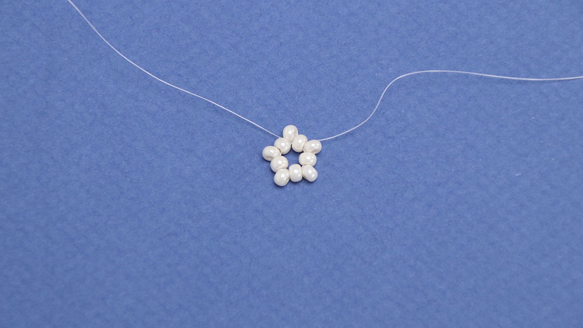 Boucles d'oreilles pendantes en étoile de mer : Etape 4