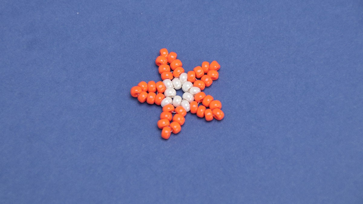 Boucles d'oreilles pendantes en étoile de mer : Etape 10