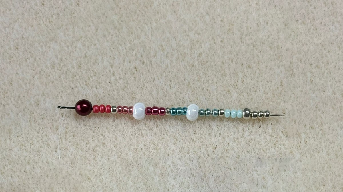 Collier netting en rocailles 11/0 : Etape 1