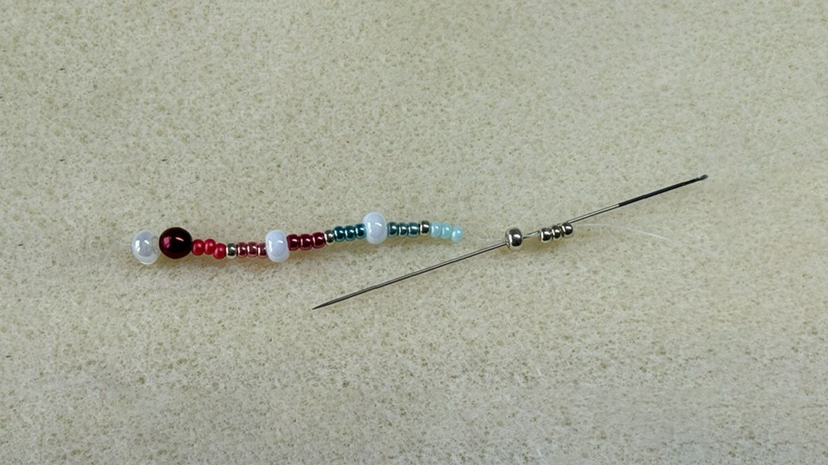 Collier netting en rocailles 11/0 : Etape 2