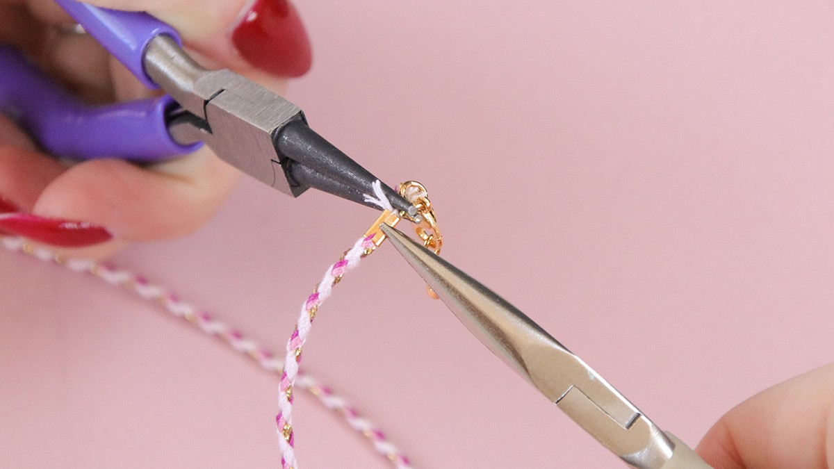 Collier d'été en cordon avec breloques : Etape 4