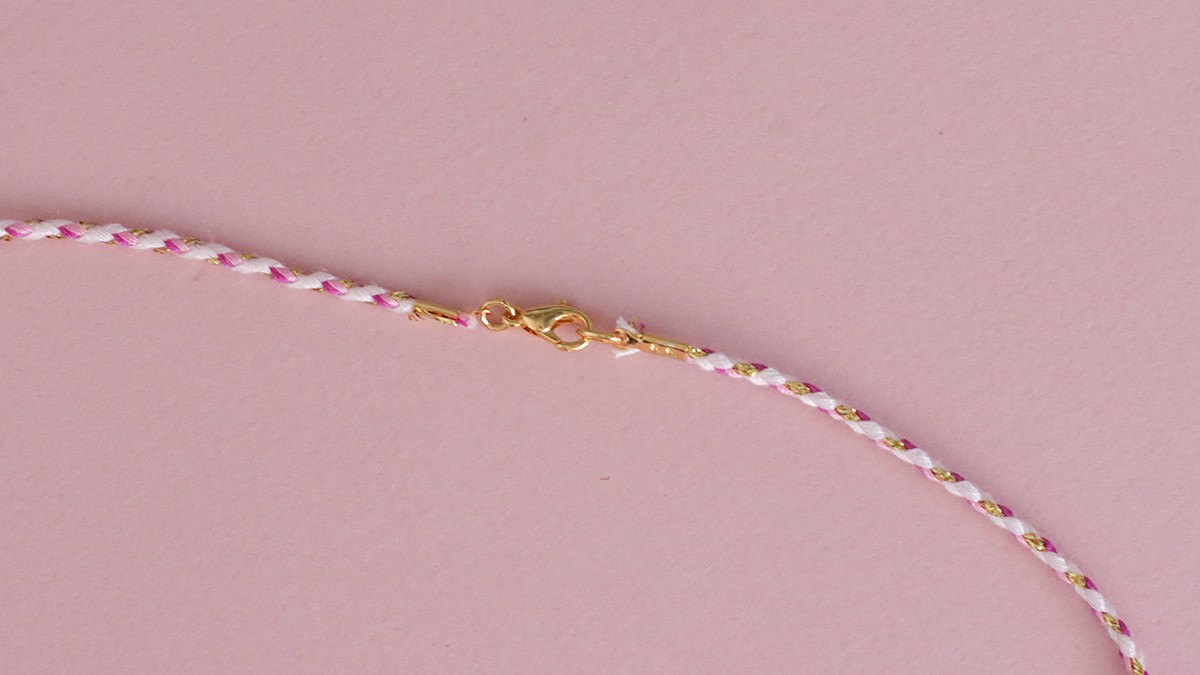 Collier d'été en cordon avec breloques : Etape 7