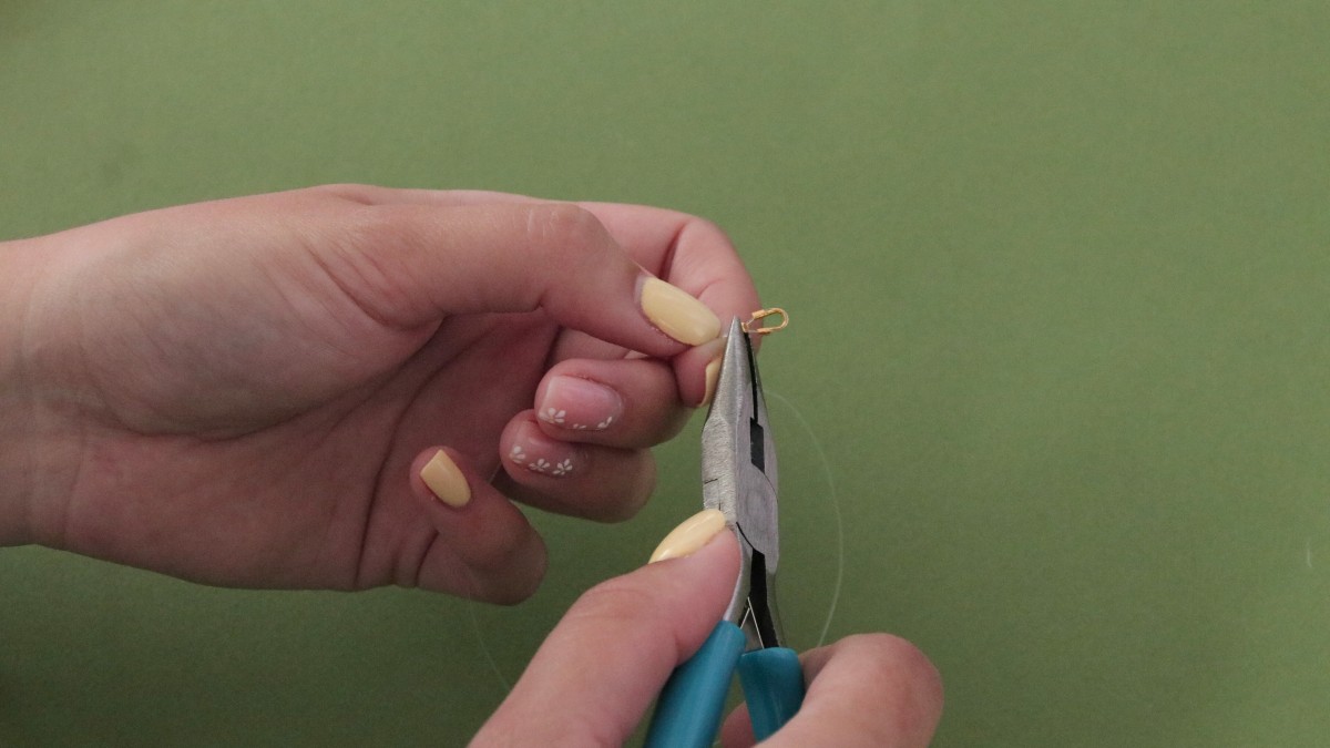 Bracelets fins en pierre naturelle rose : Etape 1 Bracelets fins en pierre naturelle rose : Etape 1