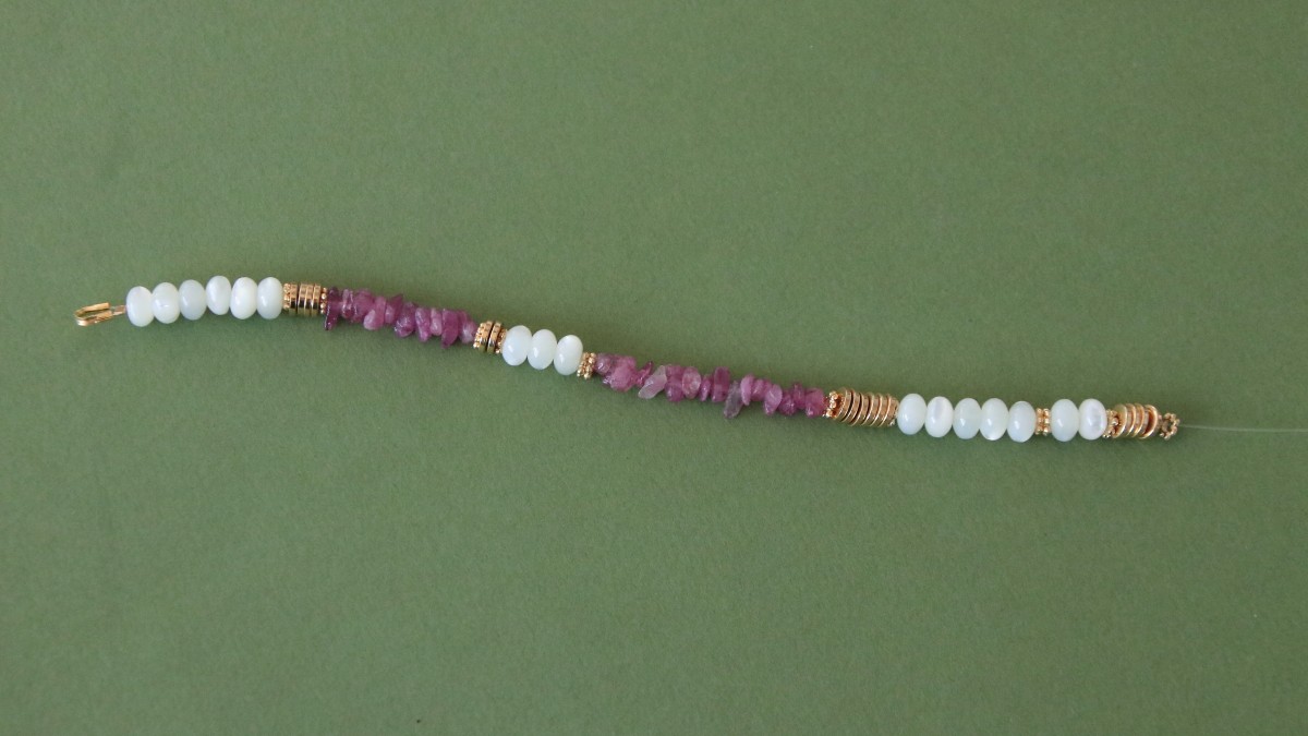 Bracelets fins en pierre naturelle rose : Etape 8 Bracelets fins en pierre naturelle rose : Etape 8