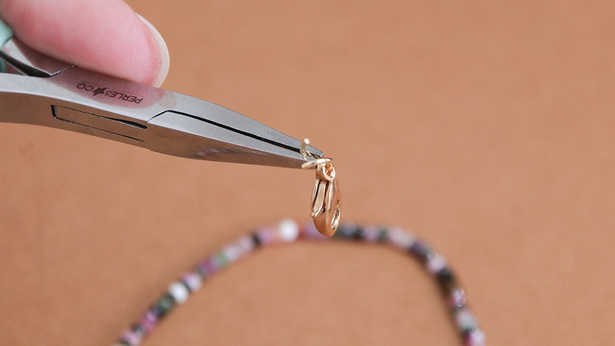 Tuto collier pierres naturelles et breloque coeur : Etape 5 Tuto collier pierres naturelles et breloque coeur : Etape 5