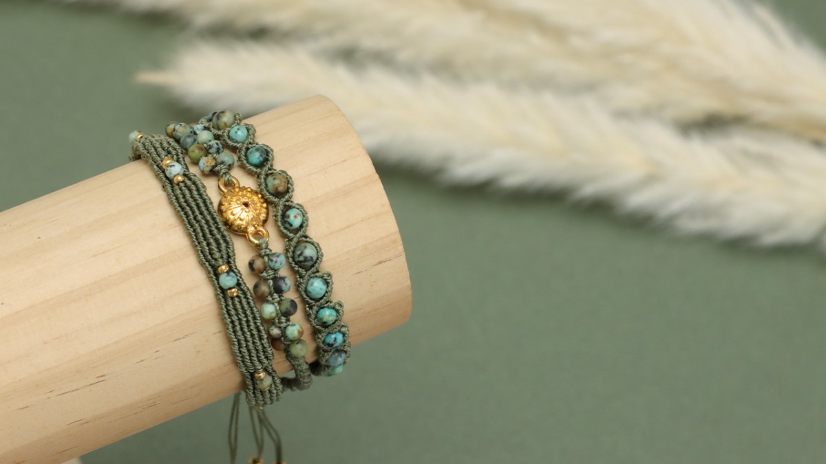 Schéma Bracelet en micro-macramé et pierres naturelles