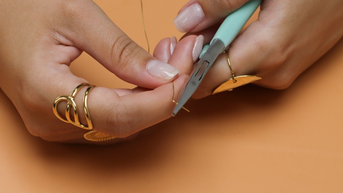 Colliers avec pierres naturelles et breloque lettre : Etape 1 Colliers avec pierres naturelles et breloque lettre : Etape 1