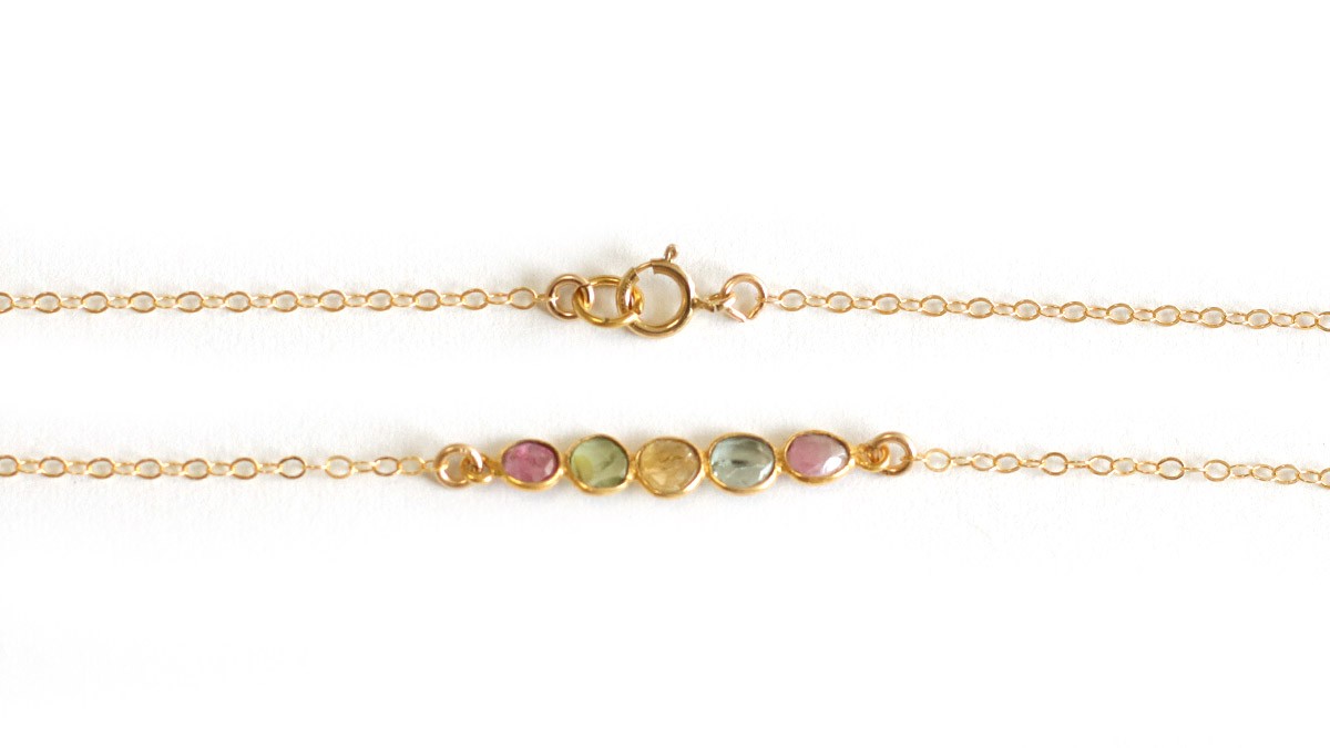 Colliers en pierres naturelles et nacre : Etape 2