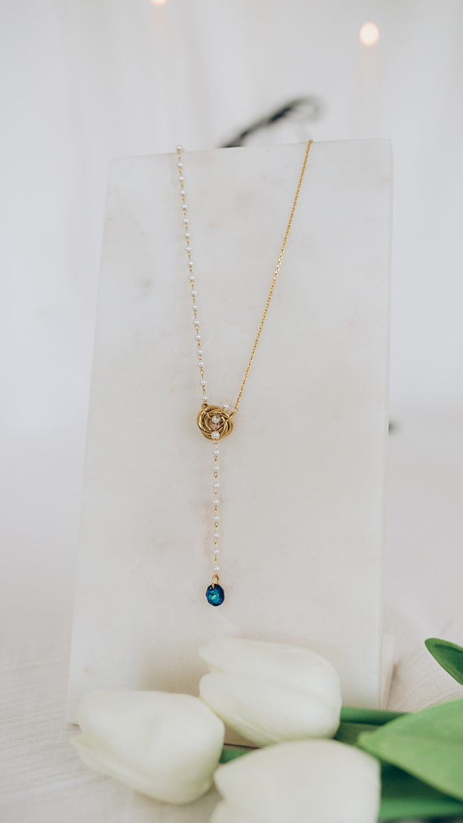 Schéma Collier en Y avec perles nacrées et cristal