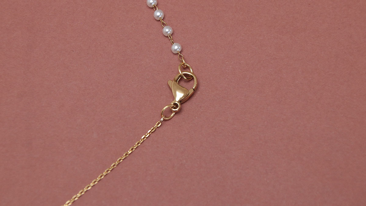 Collier en Y avec perles nacrées et cristal : Etape 6