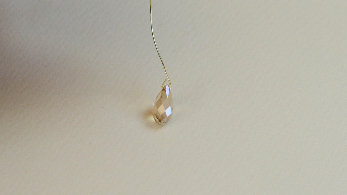 Boucles d'oreilles pendantes en perles d'eau douce et goutte PureCrystal : Etape 5