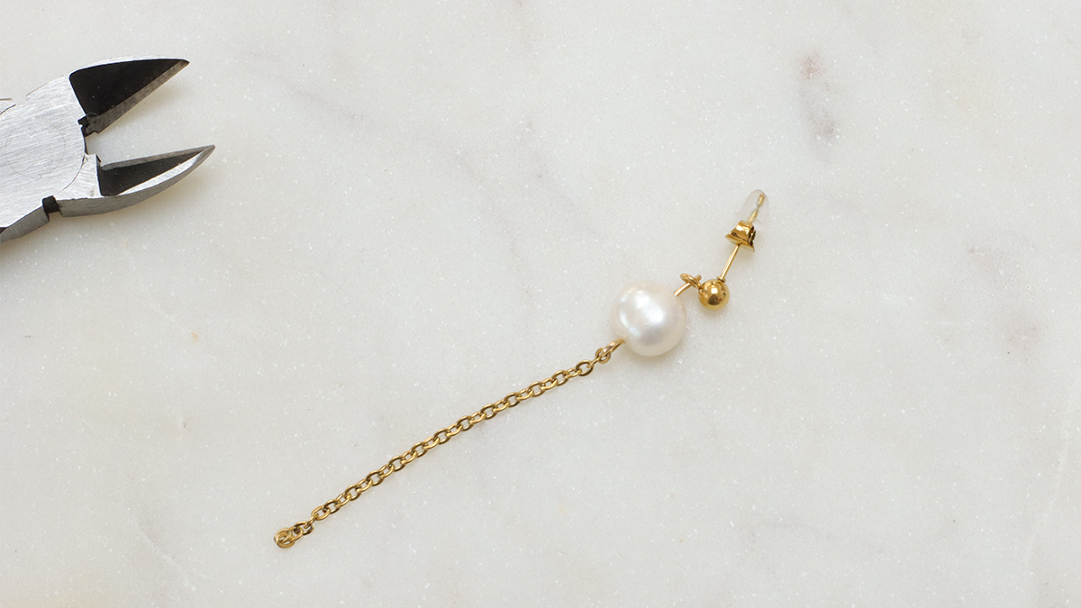 Boucles d'oreilles cascade en perles d'eau douce : Etape 4 Boucles d'oreilles cascade en perles d'eau douce : Etape 4