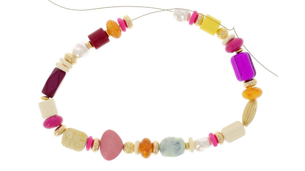 Collier de perles rétro - France