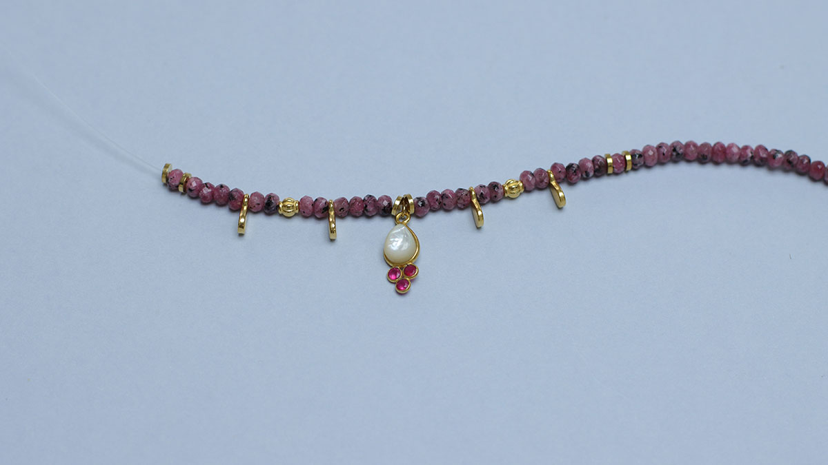 Collier en pierres naturelles double rang : Etape 4