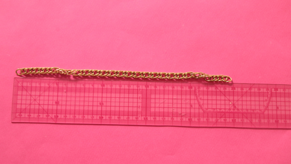 Collier avec grosses perles et pendentif papillon : Etape 1 Collier avec grosses perles et pendentif papillon : Etape 1