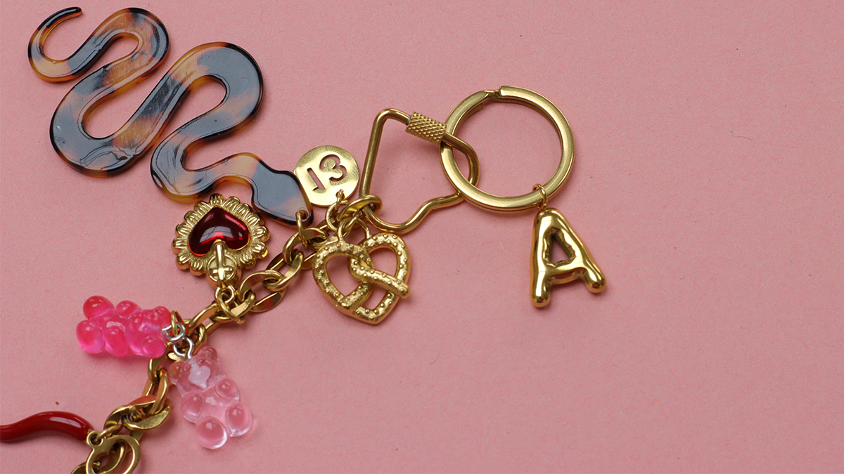 Bijou de sac avec pendentif lettre et serpent : Etape 9