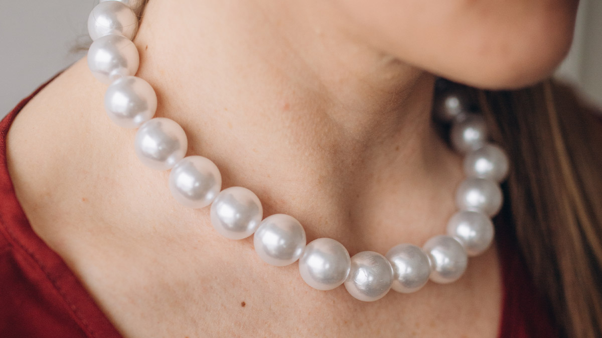 Schéma Collier élastique avec grosses perles nacrées