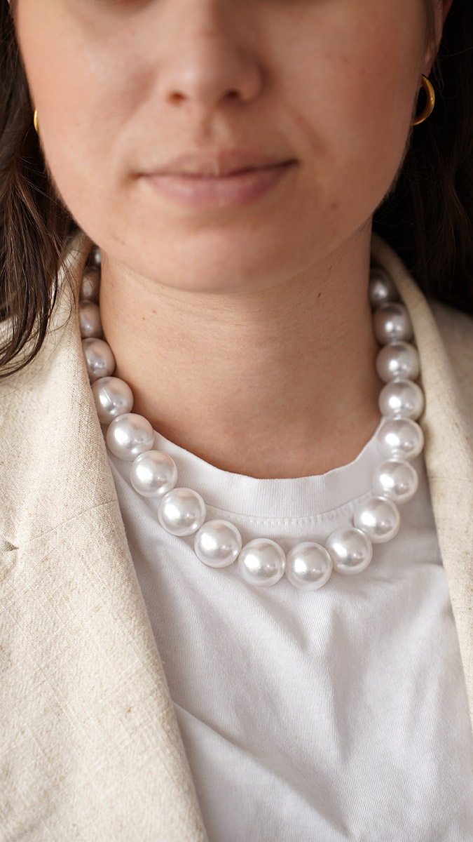 Collier élastique avec grosses perles nacrées