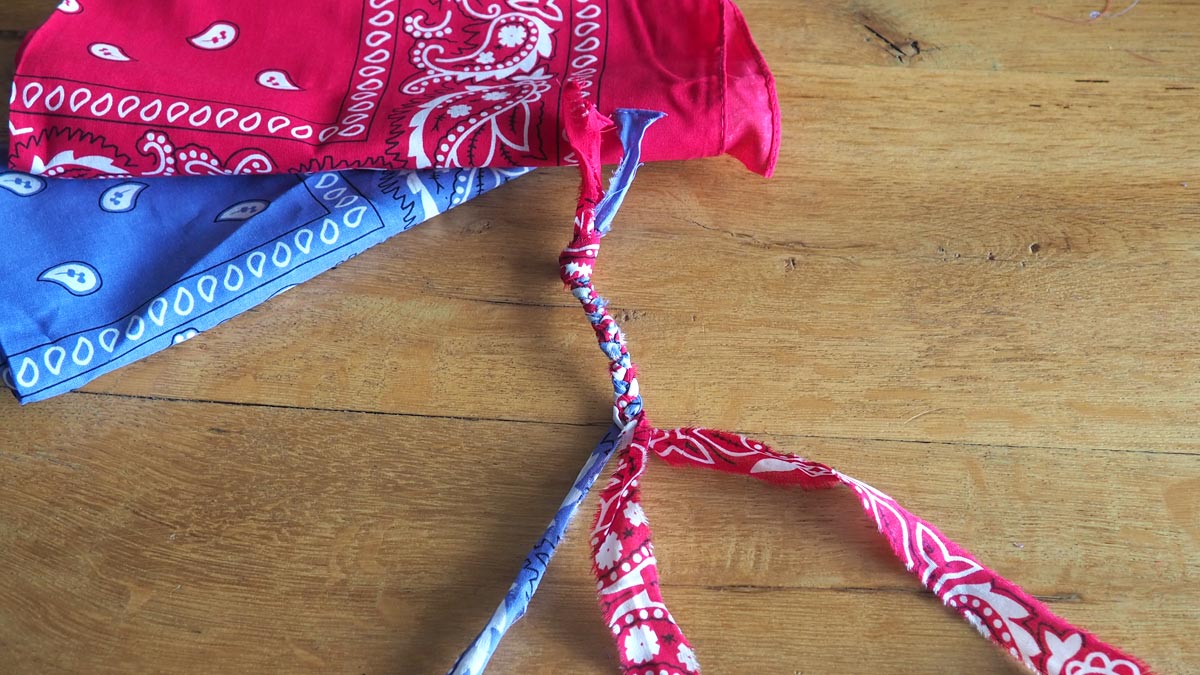 Tuto bracelet Bandana avec breloques charms : Etape 2