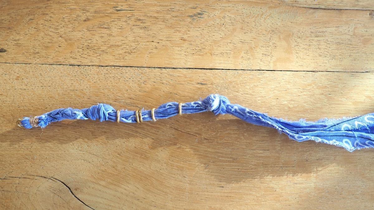 Tuto bracelet Bandana avec breloques charms : Etape 6