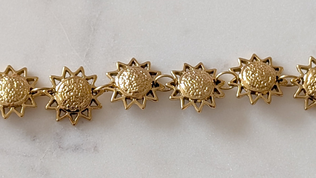 Bracelet soleil en acier inox doré : Etape 2 Bracelet soleil en acier inox doré : Etape 2