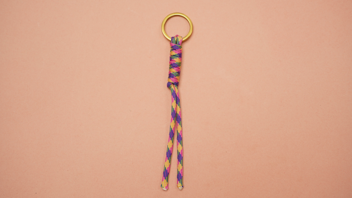 Bijou de sac été avec cordon paracorde : Etape 5