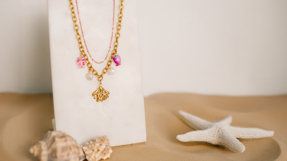 Colliers charms en acier inoxydable doré Colliers charms en acier inoxydable doré