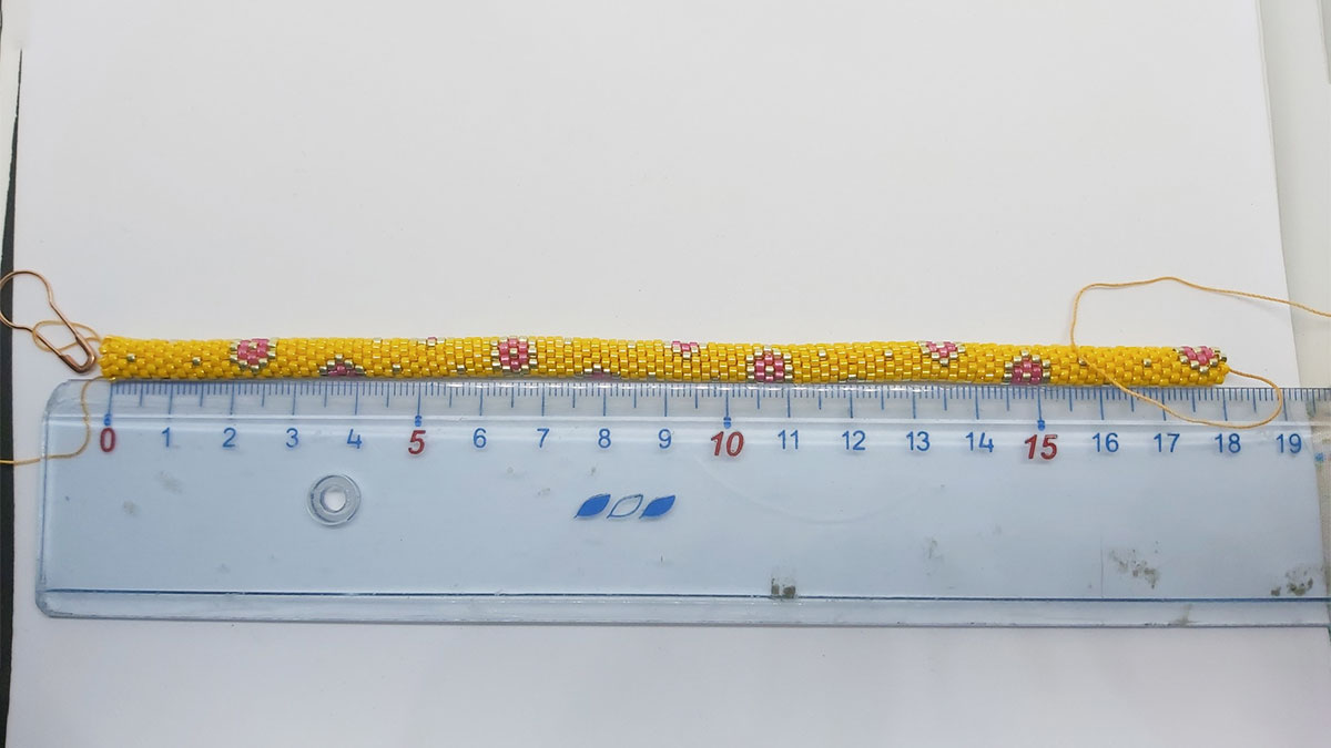 Bracelet bangle fleurs en spirale au crochet : Etape 3