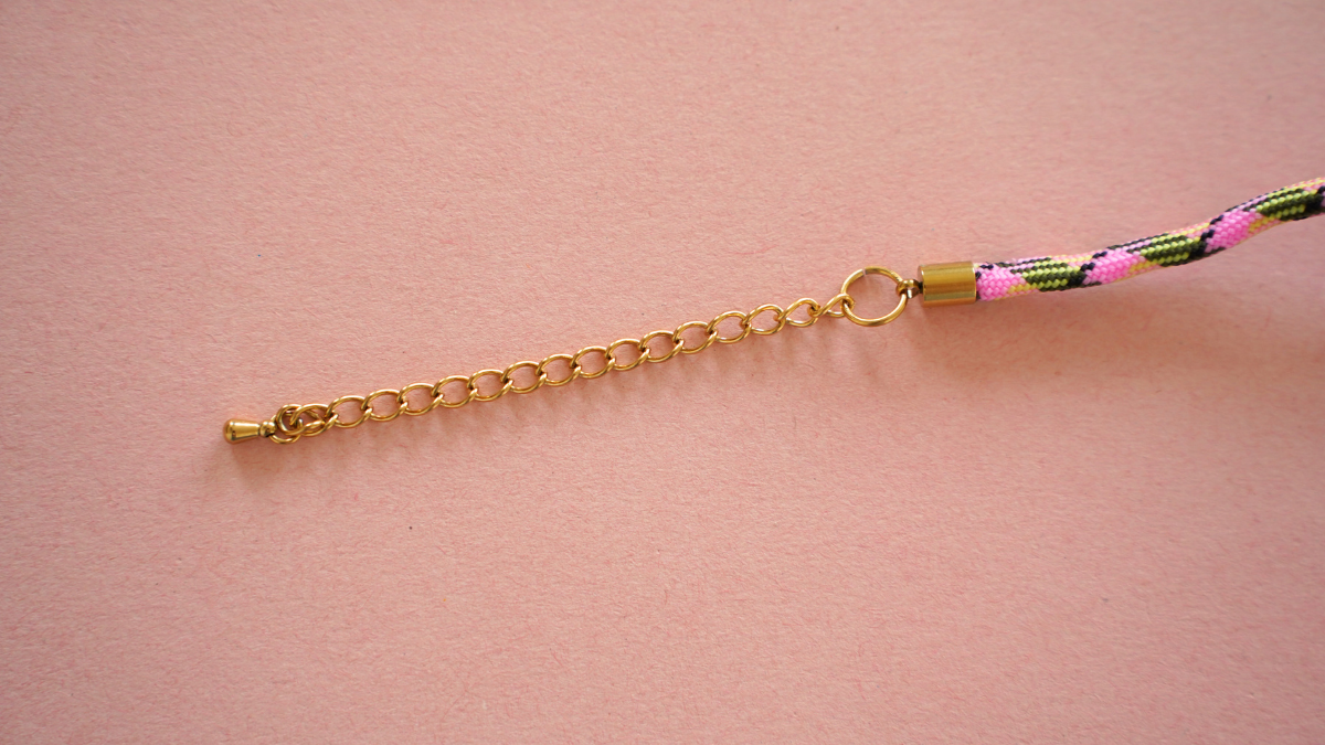 Bracelet cordon paracorde et breloques en acier inoxydable : Etape 5