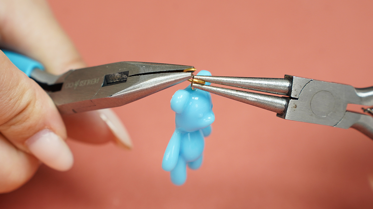 Grigri de sac coloré avec perles lettres : Etape 1