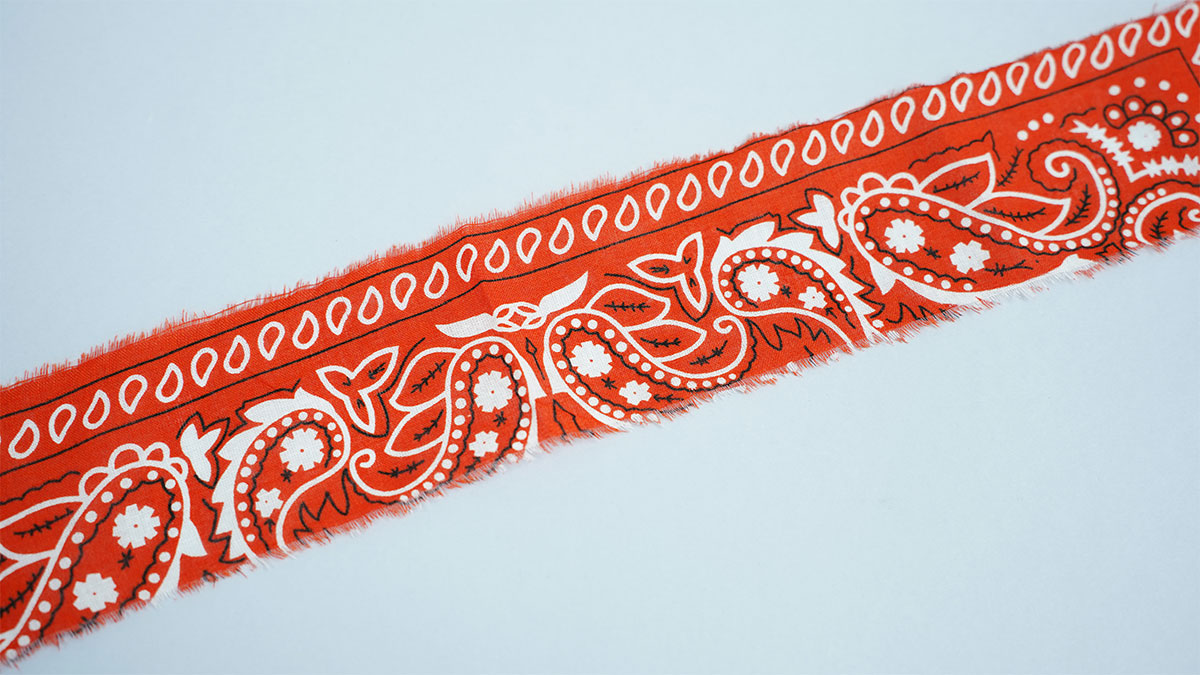 Collier bandana orange et perles travaillées : Etape 1