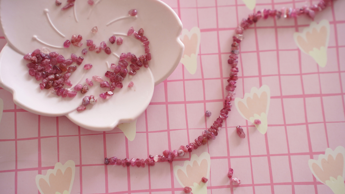 DIY stacking de colliers avec pierres gemmes, perles Miyuki et cordon : Etape 3 DIY stacking de colliers avec pierres gemmes, perles Miyuki et cordon : Etape 3