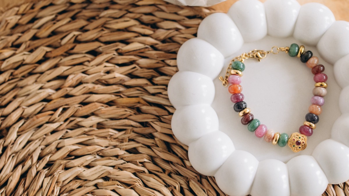 Schéma Bracelet en pierres naturelles et perle fleur Schéma Bracelet en pierres naturelles et perle fleur