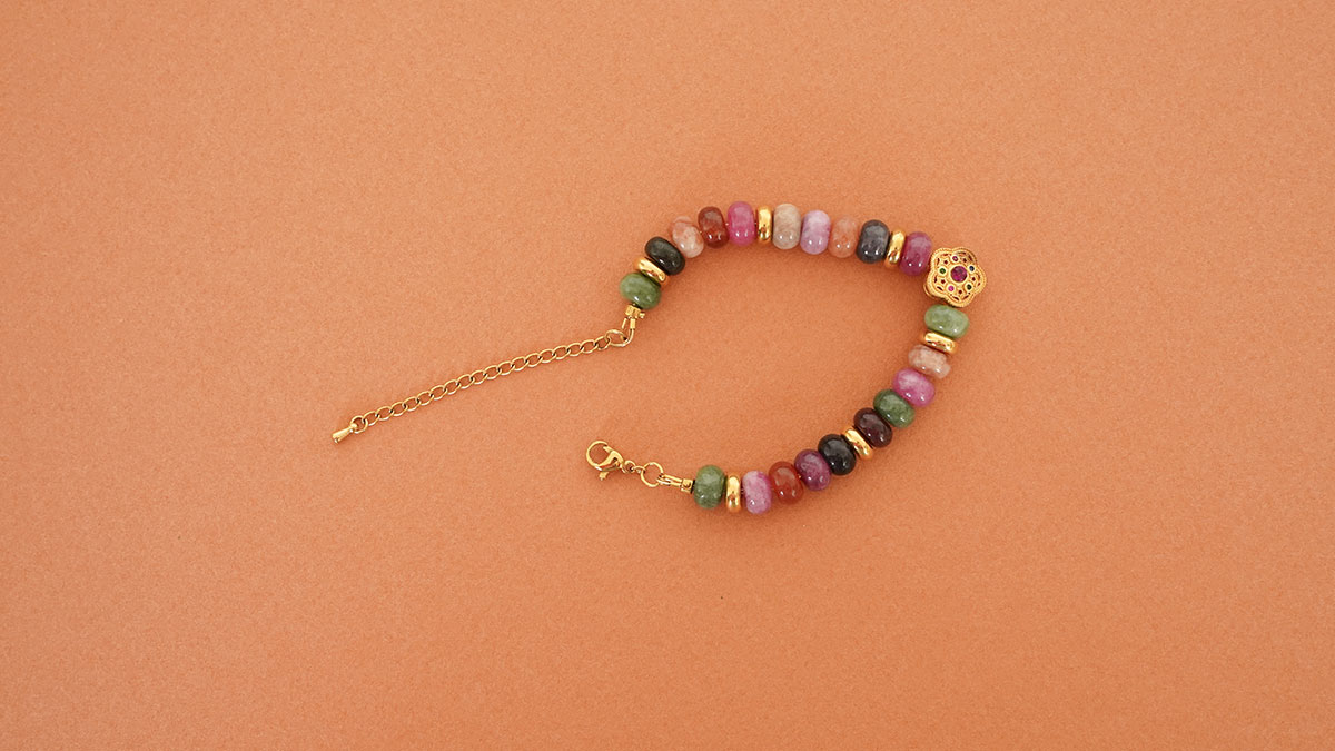 Bracelet en pierres naturelles et perle fleur : Etape 5 Bracelet en pierres naturelles et perle fleur : Etape 5