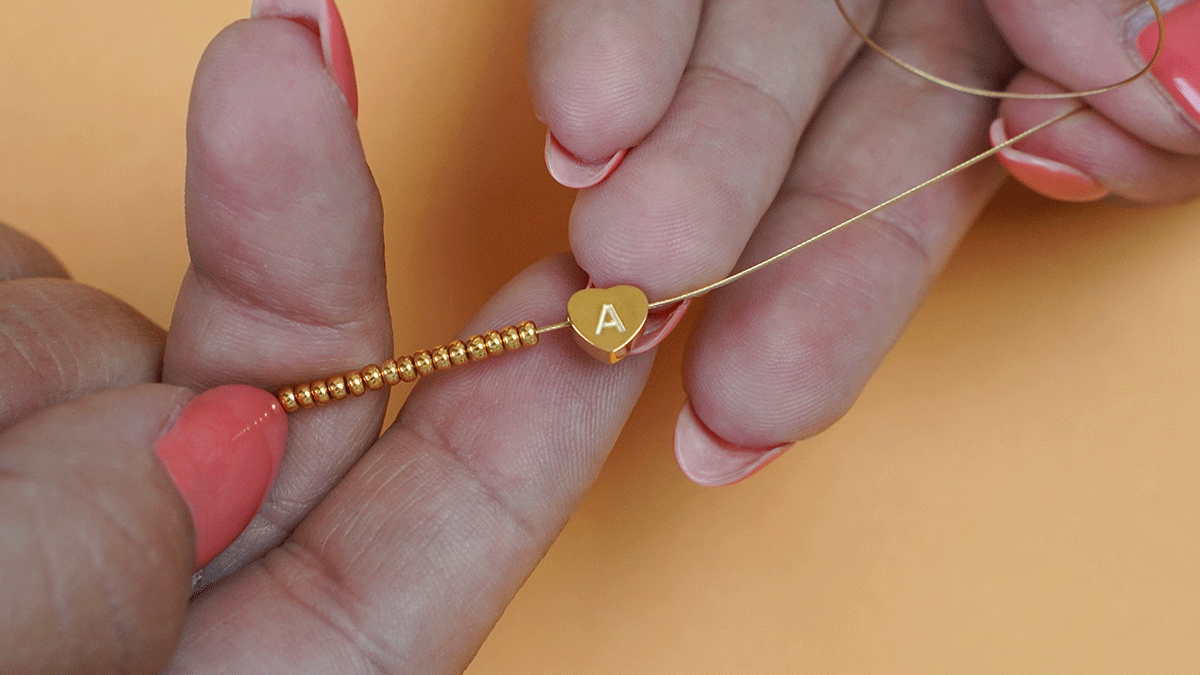 Ensemble de bracelets vert et doré en pierres naturelles : Etape 7