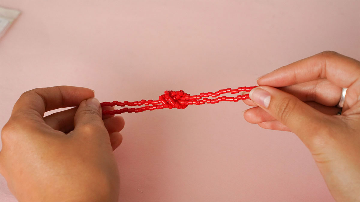 Bracelet en perle Miyuki Delica à nouer : Etape 9