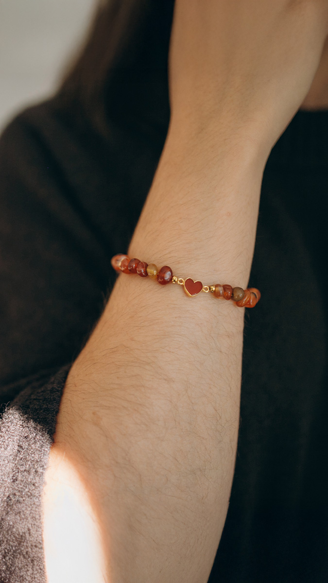 Bracelet en pierre naturelle Cornaline avec un cœur