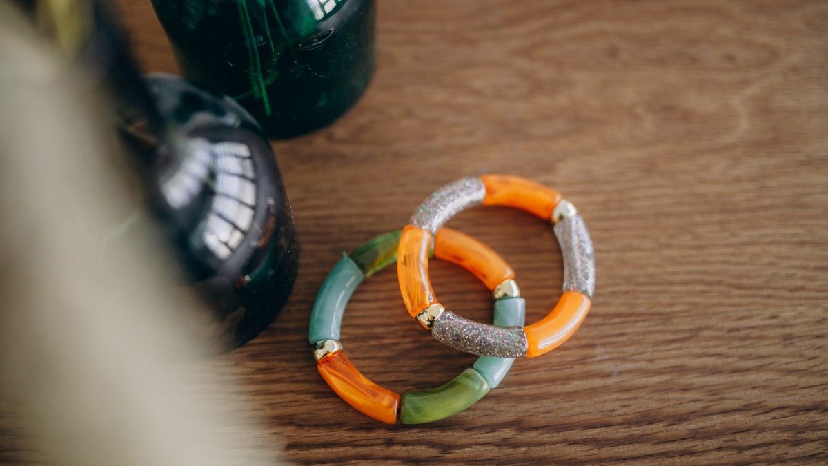 Bracelets élastiques avec perles tubes automne : Etape 5 Bracelets élastiques avec perles tubes automne : Etape 5