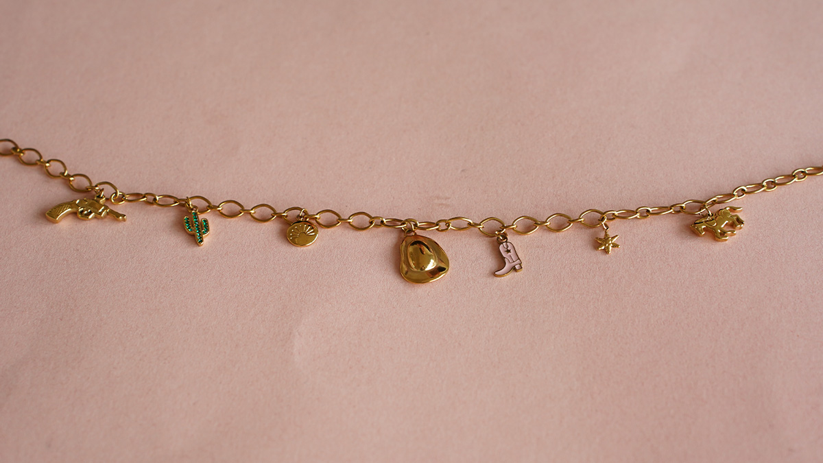 Mes bijoux DIY - Kit bijoux Collier charms Western en Acier Inoxydable Doré : Etape 3