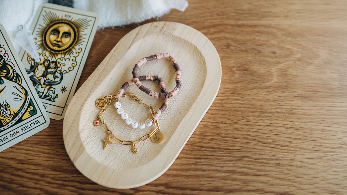 Schéma Bracelets Symboliques avec Mix Breloques & Lettres Schéma Bracelets Symboliques avec Mix Breloques & Lettres