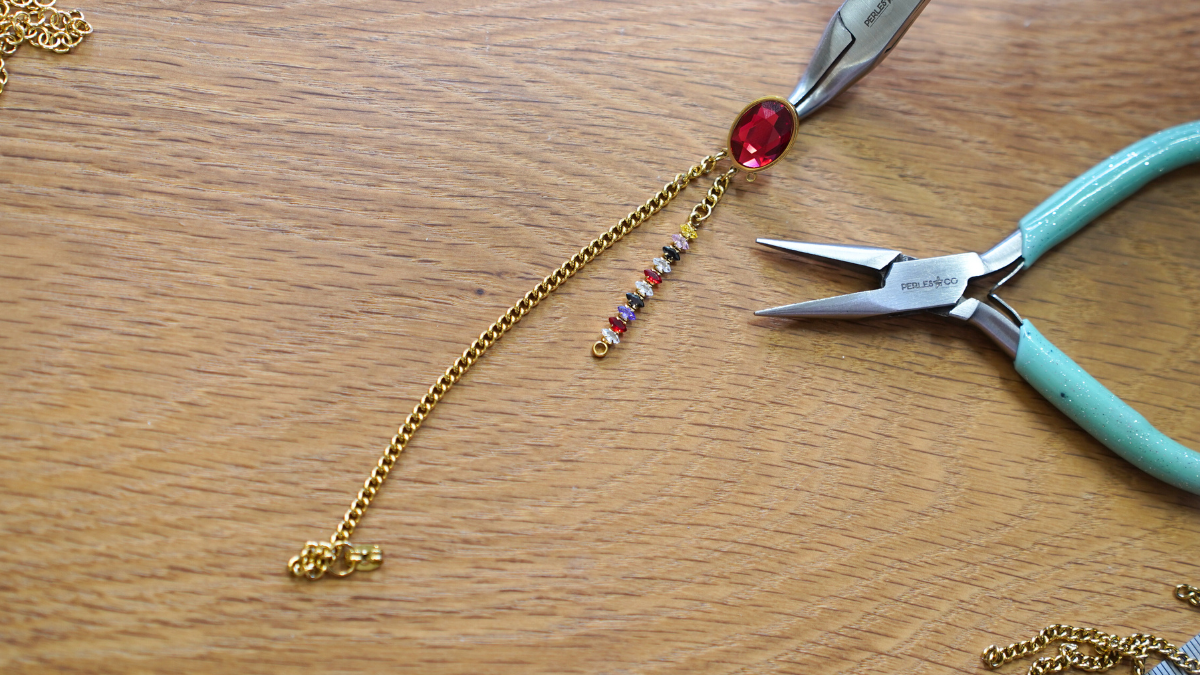 Boucles d'oreilles cristaux PureCrystal et chaînes : Etape 2