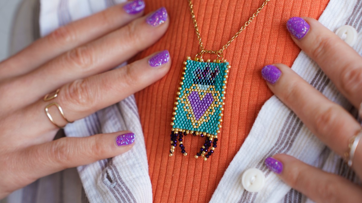 Schéma Pendentif tissé avec coeur ex-voto Schéma Pendentif tissé avec coeur ex-voto