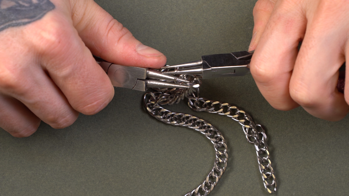Collier de perles d'eau douce et chaîne gourmette : Etape 2