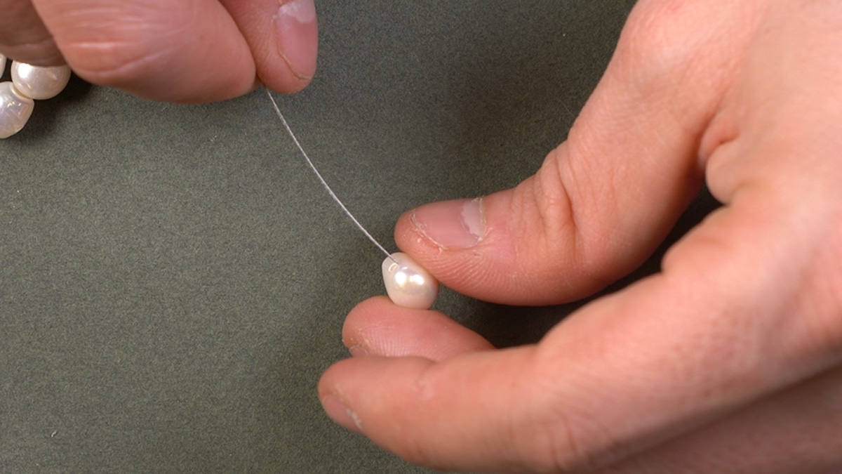 Collier de perles d'eau douce et chaîne gourmette : Etape 5