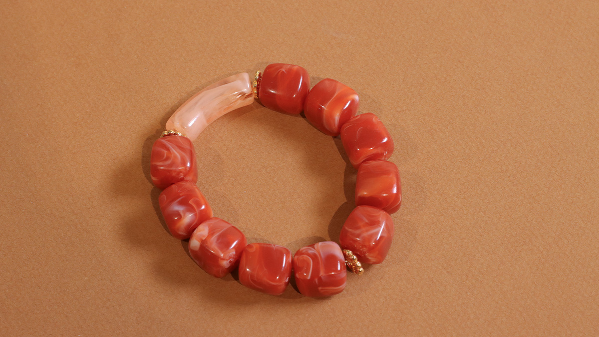 Bracelets perles cubes irrégulières en résine : Etape 6