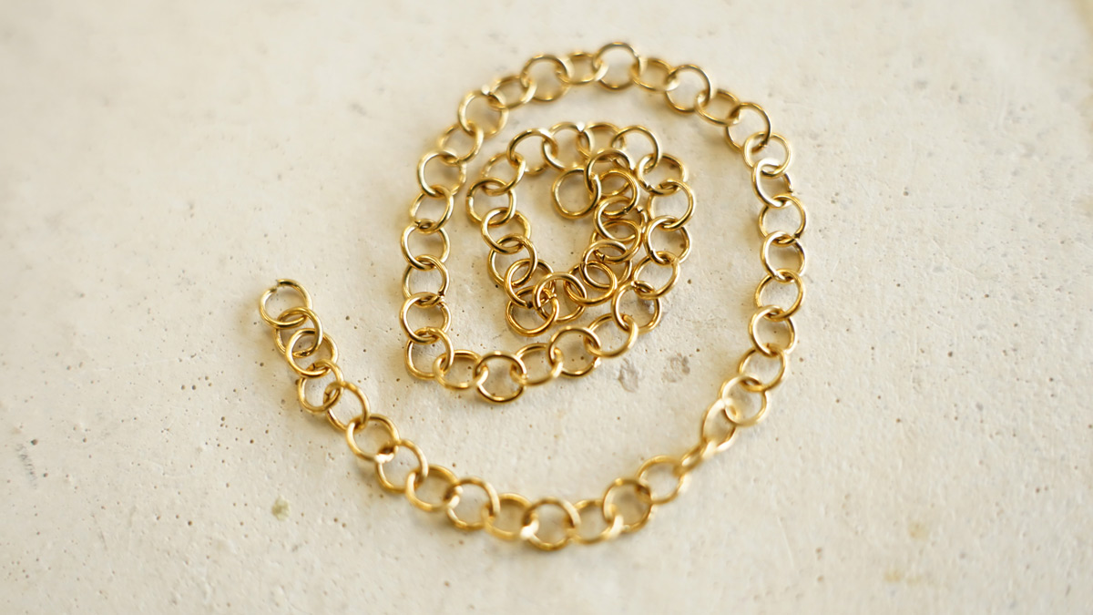 Boucles d'oreilles pendantes charms en acier inoxydable : Etape 1